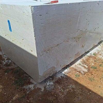 vein-cut-travertine-block-2